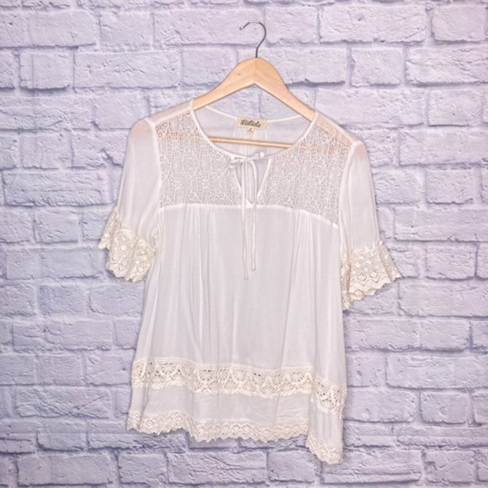 Listicle Small S Boutique‎ White Cream Lace Trim Keyhole Tie Boho Top Blouse